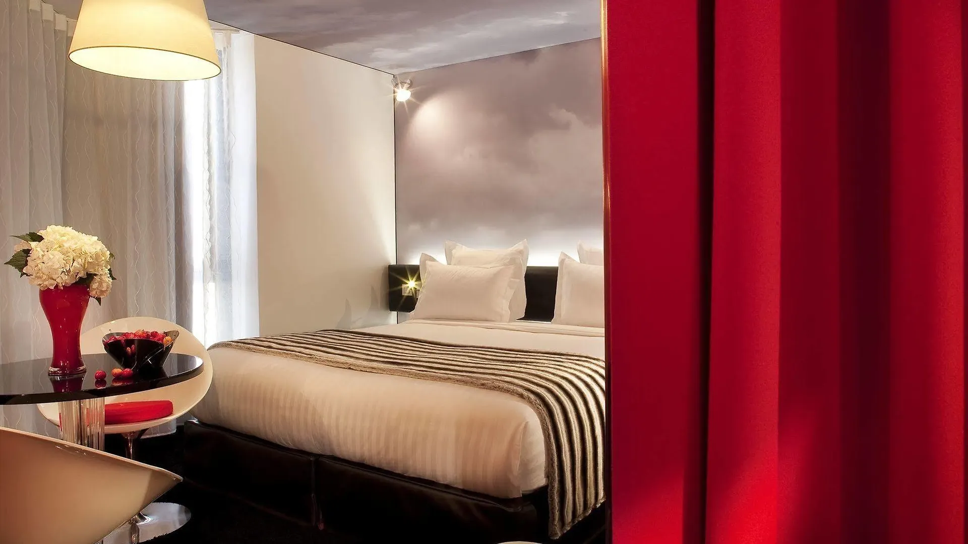 Le 7 Eiffel Hotel By Malone Parigi
