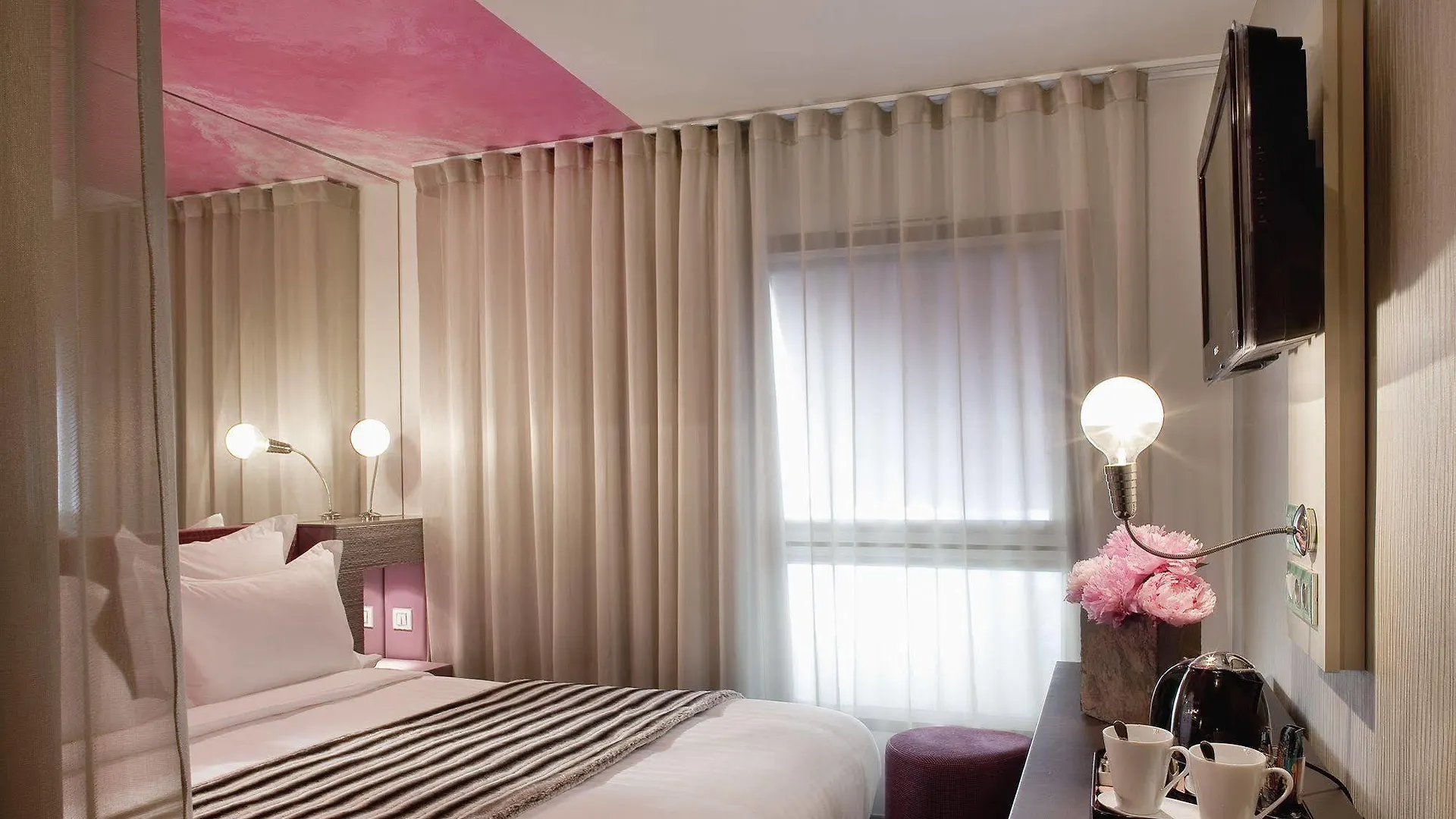 Le 7 Eiffel Hotel By Malone Parigi